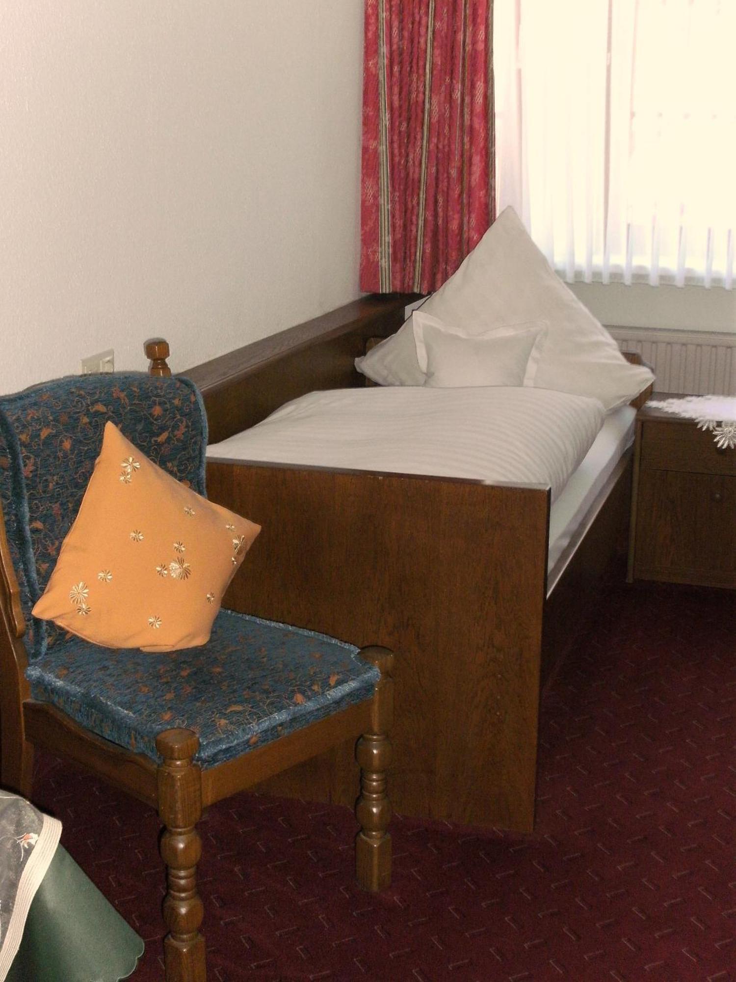 Weinhotel Hubertus Garni Klotten Buitenkant foto