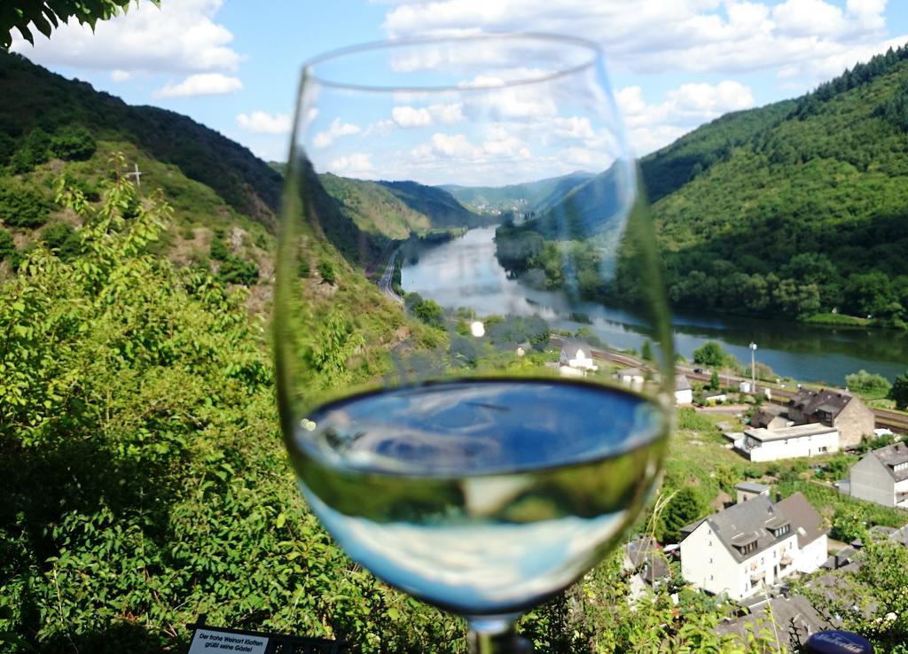 Weinhotel Hubertus Garni Klotten Buitenkant foto