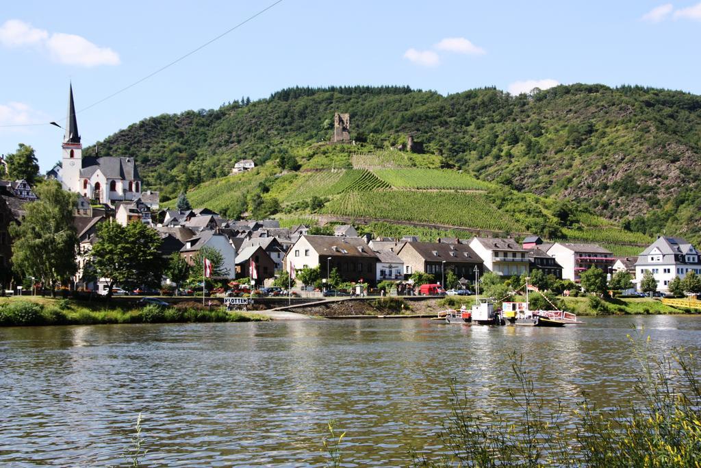 Weinhotel Hubertus Garni Klotten Buitenkant foto
