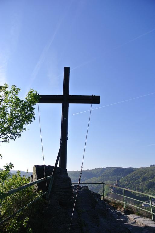 Weinhotel Hubertus Garni Klotten Buitenkant foto