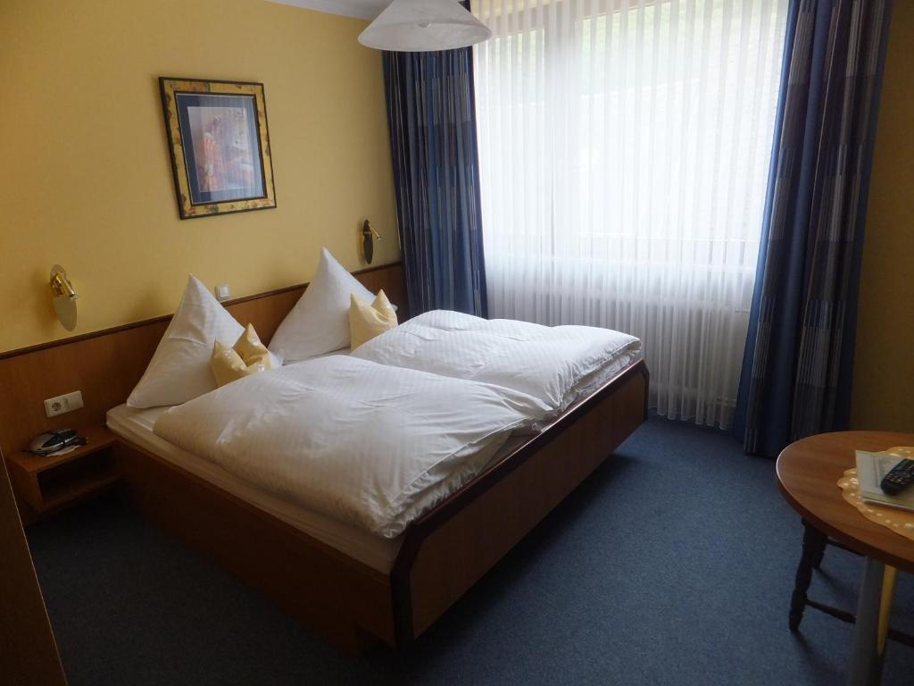 Weinhotel Hubertus Garni Klotten Kamer foto